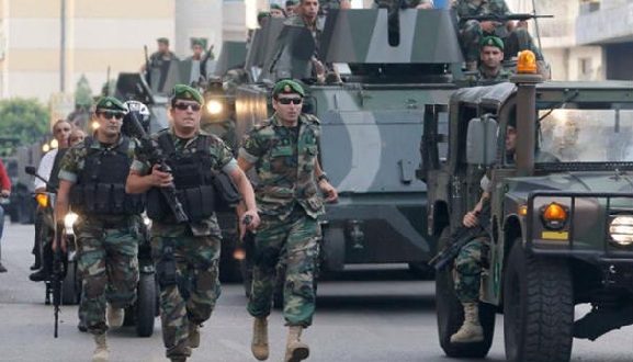 الجيش اللبناني يوقف 10 إرهابيين في عرسال