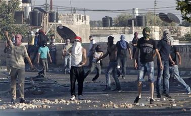الاحتلال يعتقل أربعة فلسطينيين في مواجهات اليوم برام الله