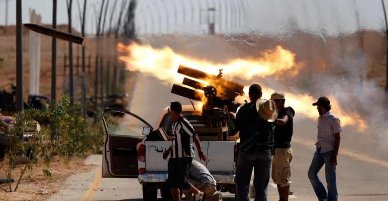 ليبيا: مقتل 20 شخصا في اشتباكات أغلقت مطارا في العاصمة