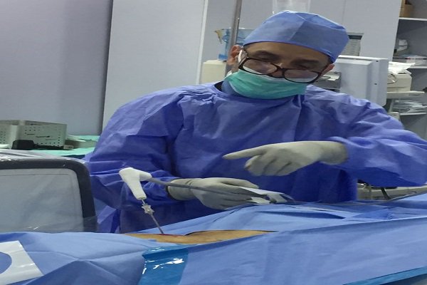 طبيب كويتي ينقذ مواطن من "ورم عظمي" حميد في الظهر