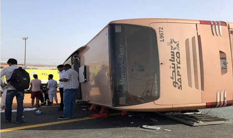 بالصور | حادث مروع يصيب 27 شخصًا في السعودية