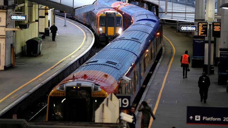مقتل 3 أشخاص صدمهم قطار جنوب لندن
