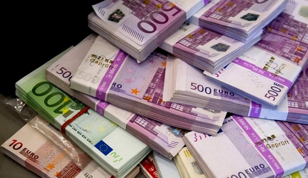 فرنسي يفوز بـ36 مليون يورو في لعبة يانصيب أوروبية