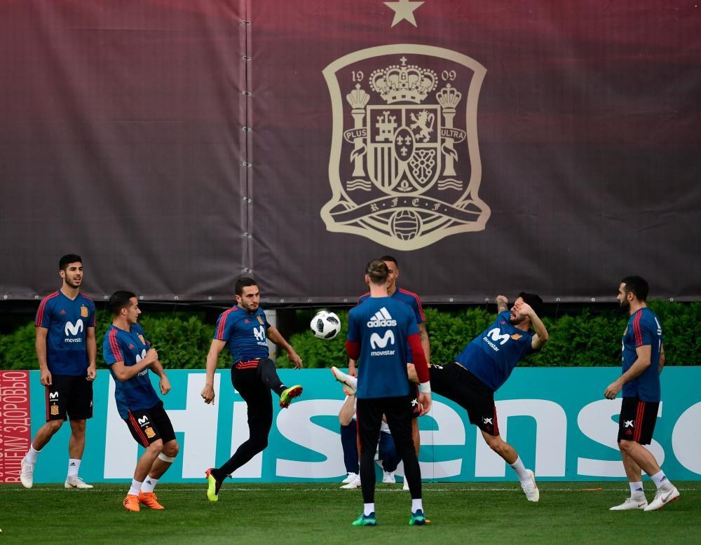 لاعبو إسبانيا يفضلون «القيلولة» عن متابعة مباريات في كأس العالم