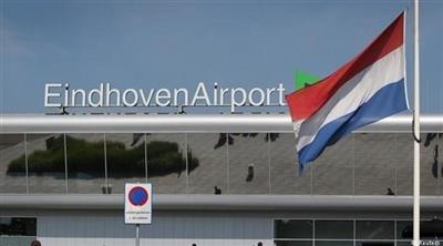 هولندا: إخلاء طائرة بمطار آيندهوفن للاشتباه بوجود قنبلة