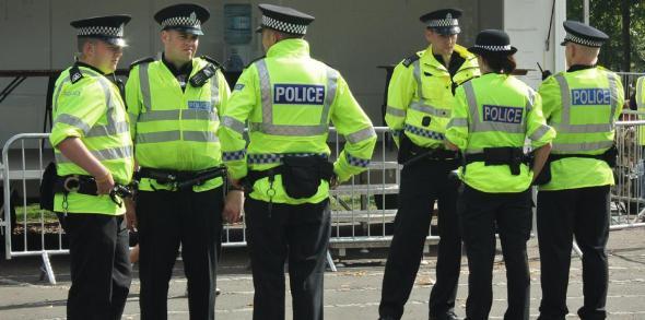 الشرطة البريطانية تستجيب لبلاغ عن واقعة خارج مطعم في سالزبري