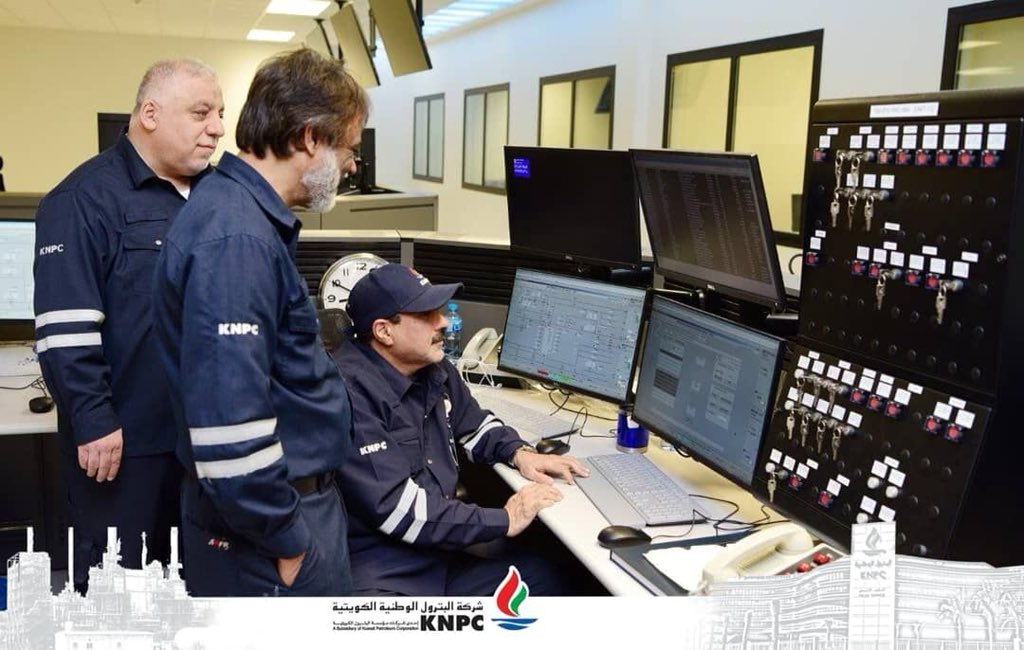 "البترول الوطنية": نقل شاشات نظم غرف التحكم المحلية إلى مبنى التحكم المركزي الجديد