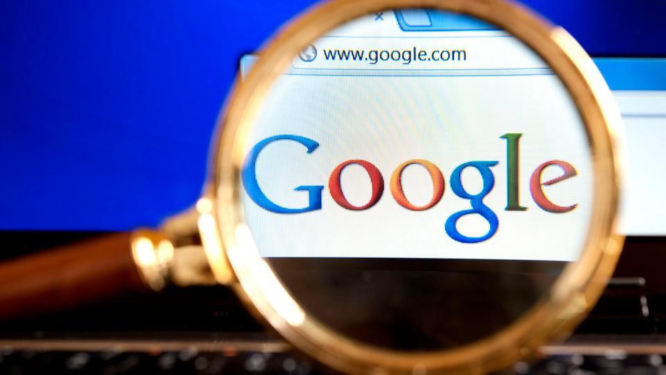 غوغل تواجه تحقيقات بسبب مراقبتها لتحركات المستخدمين