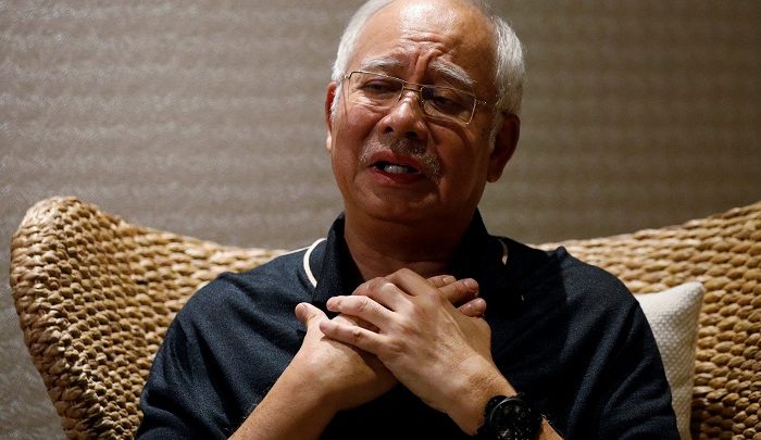 ماليزيا توجّه 21 تهمة غسيل أموال لرئيس الوزراء السابق