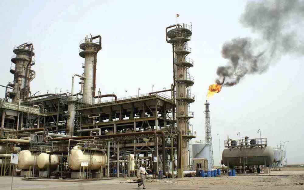 فايننشال تايمز : دول الخليج تواجه خطر الاعتماد كليا على النفط