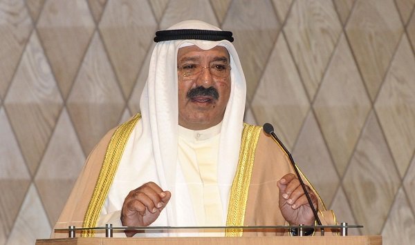 وزير الدفاع يوجه بحل مشكلة رواتب العسكريين البدون