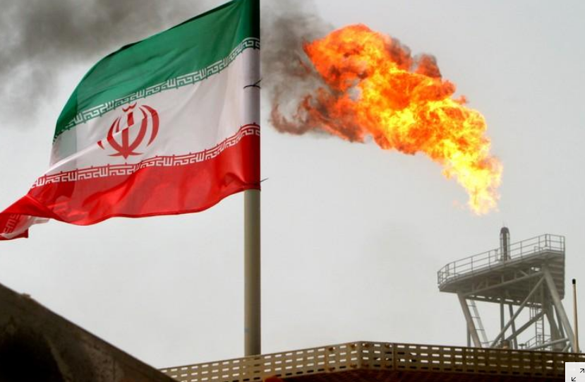إيران تبيع مزيدا من النفط لمصدرين من القطاع الخاص للالتفاف على العقوبات