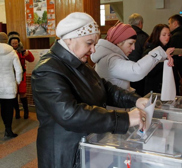 الولايات المتحدة تدين الانتخابات «المزيفة» في شرق أوكرانيا