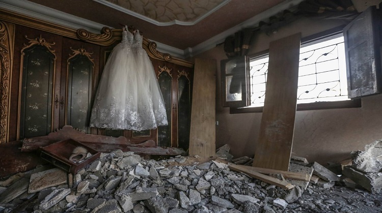المأساة في صورة.. العروس التي اغتالت إسرائيل فرحتها بقصف صاروخي!