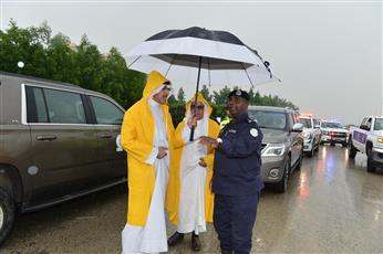 محافظ الأحمدي يرأس «فريق الطوارئ» لمتابعة تقلبات الطقس