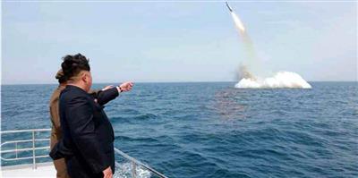 كوريا الشمالية تختبر صاروخًا جديدًا بإشراف مباشر من كيم