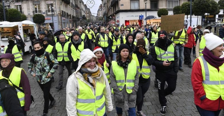 فرنسا تتأهب لموجة جديدة من احتجاجات «السترات الصفراء»