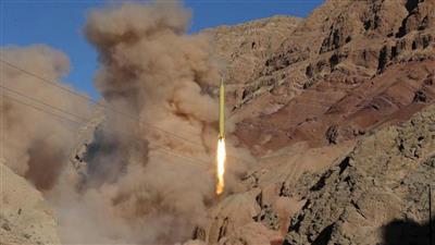 اليمن: مقتل 15 حوثيًا بانفجار صاروخ باليستي أثناء محاولة إطلاقه