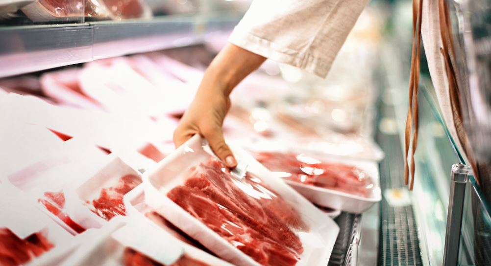 رفع الحظر عن استيراد اللحوم من فرنسا وبولندا