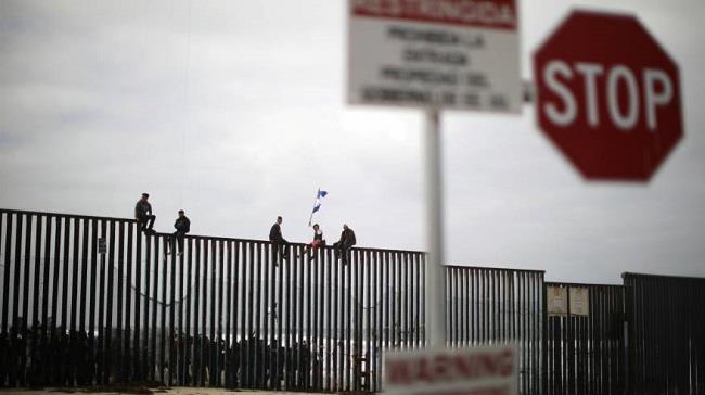 المكسيك تعثر على 20 جثة قرب الحدود الأميركية
