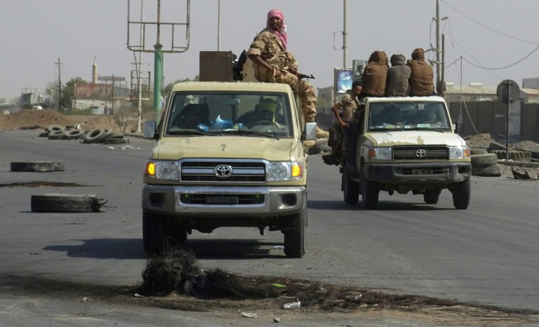 اليمن: اشتباكات بالمدفعية بين القوات الموالية للحكومة والحوثيين 