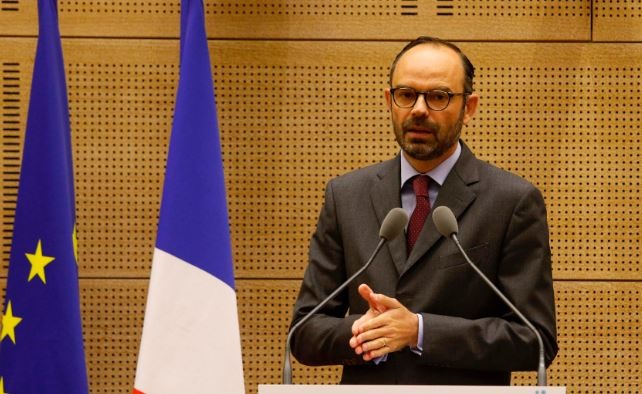 فرنسا تطلق خطتها المرتبطة بـ «البريكست» من دون اتفاق