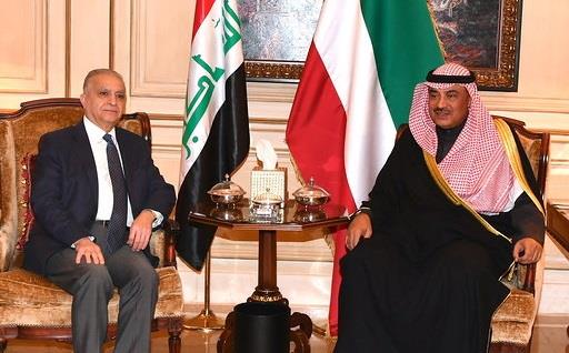 الخالد يستقبل وزير الخارجية العراقي على هامش القمة العربية التنموية في لبنان