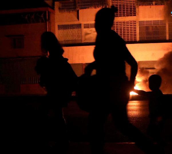 اعتقال أكثر من 300 شخص خلال انقطاع الكهرباء في فنزويلا