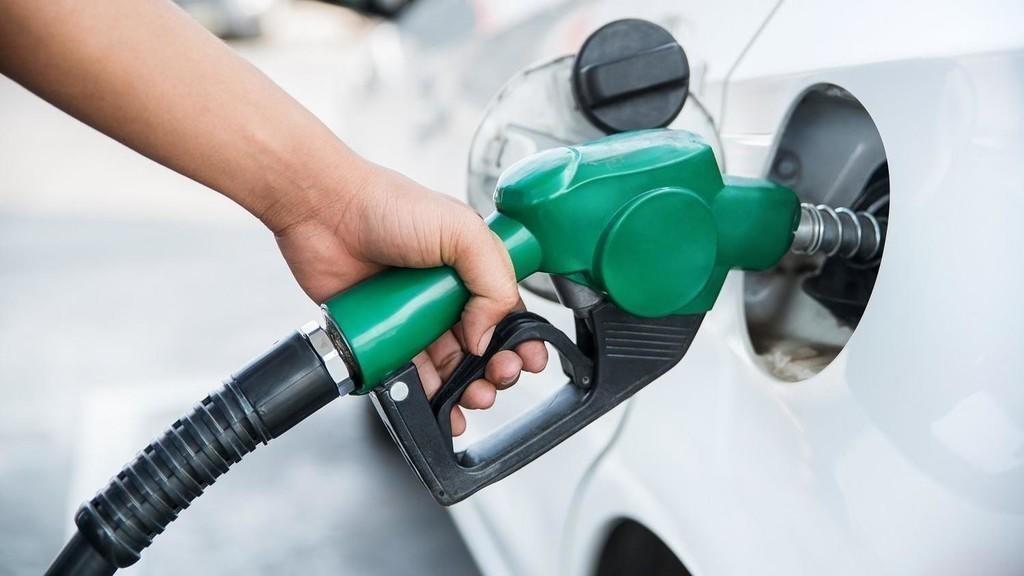 السعودية ترفع أسعار البنزين بدءا من اليوم