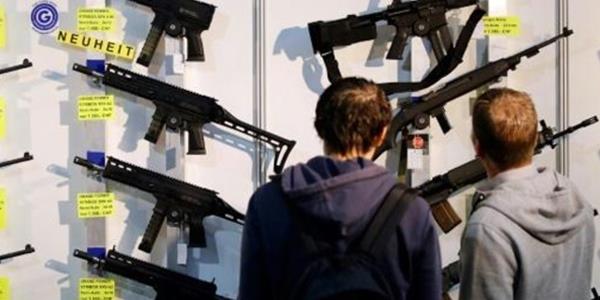 السويسريون يؤيدون تشديد شروط الحصول على الأسلحة