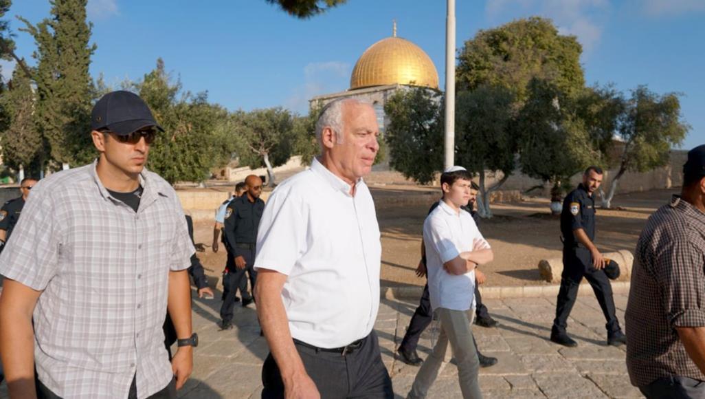 وزير الزراعة الإسرائيلي يقتحم المسجد الأقصى.. وحملة لاعتقال فلسطينيين