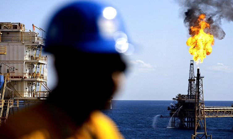  الكويت تواصل اتخاذ إجراءات صارمة بشأن إنتاجها النفطي