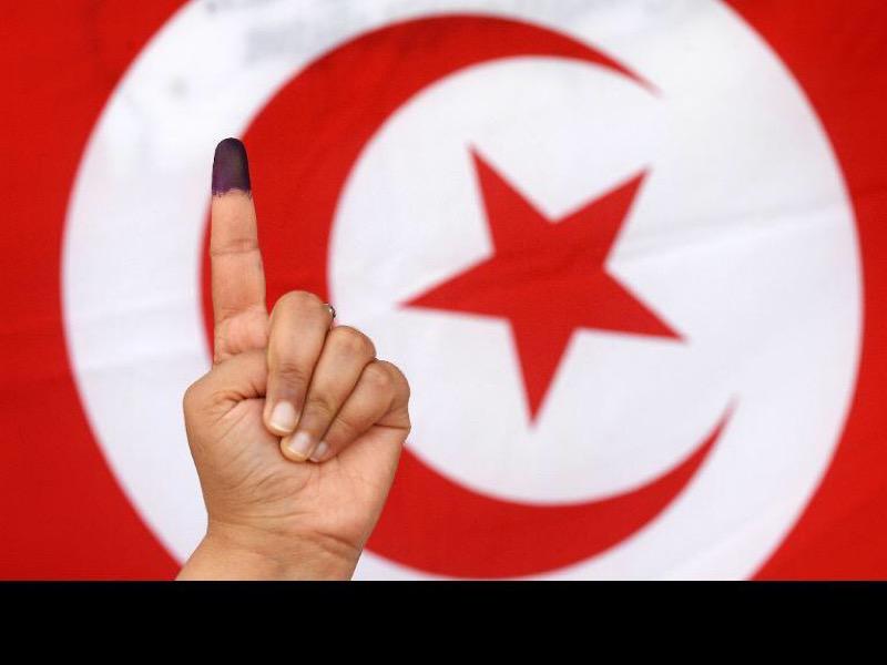 بدء تقديم الترشيحات للانتخابات الرئاسية المبكرة في تونس
