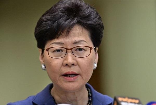 زعيمة هونغ كونغ تتعهد بجعل الإسكان ووسائل العيش أولوية