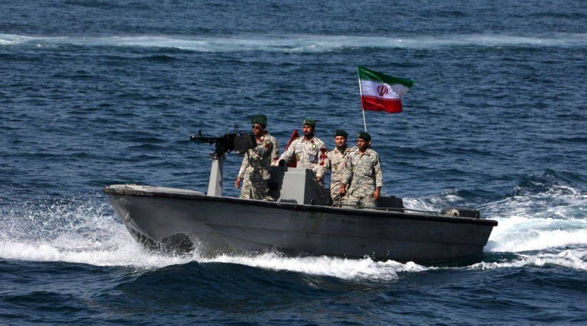 وكالة فارس الإيرانية: الحرس الثوري يحتجز سفينة بتهمة «تهريب الديزل» 