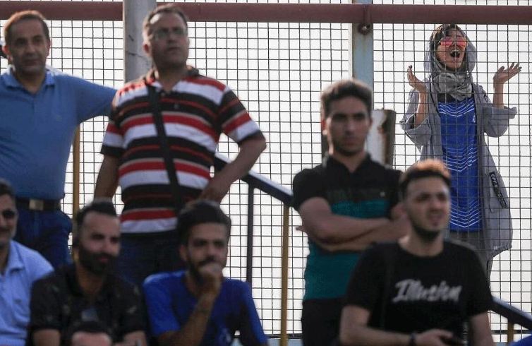الشرطة الإيرانية: ننصح السيدات بأن لا يأتين إلى المباراة