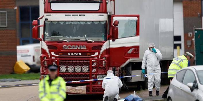 الشرطة البريطانية تتعرف على هوية 39 شخصا من ضحايا شاحنة إسيكس