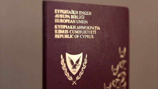 قبرص تسحب 26 جواز سفر ذهبياً من كبار المستثمرين