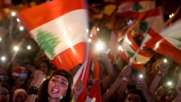 اللبنانيون في الشارع لليوم الـ26 عشية جلسة برلمانية تثير انتقادات
