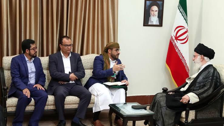 إدانة عربية بعد تسليم إيران مقر السفارة اليمنية إلى الحوثيين.. 
