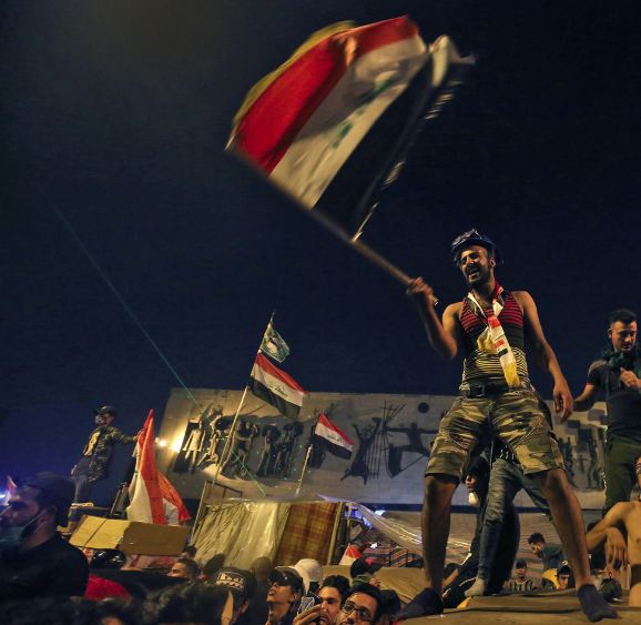 العراق.. تواصل الاحتجاجات وسط رفض للسوداني