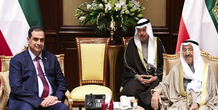 سمو الأمير يستقبل وزير الدفاع العراقي