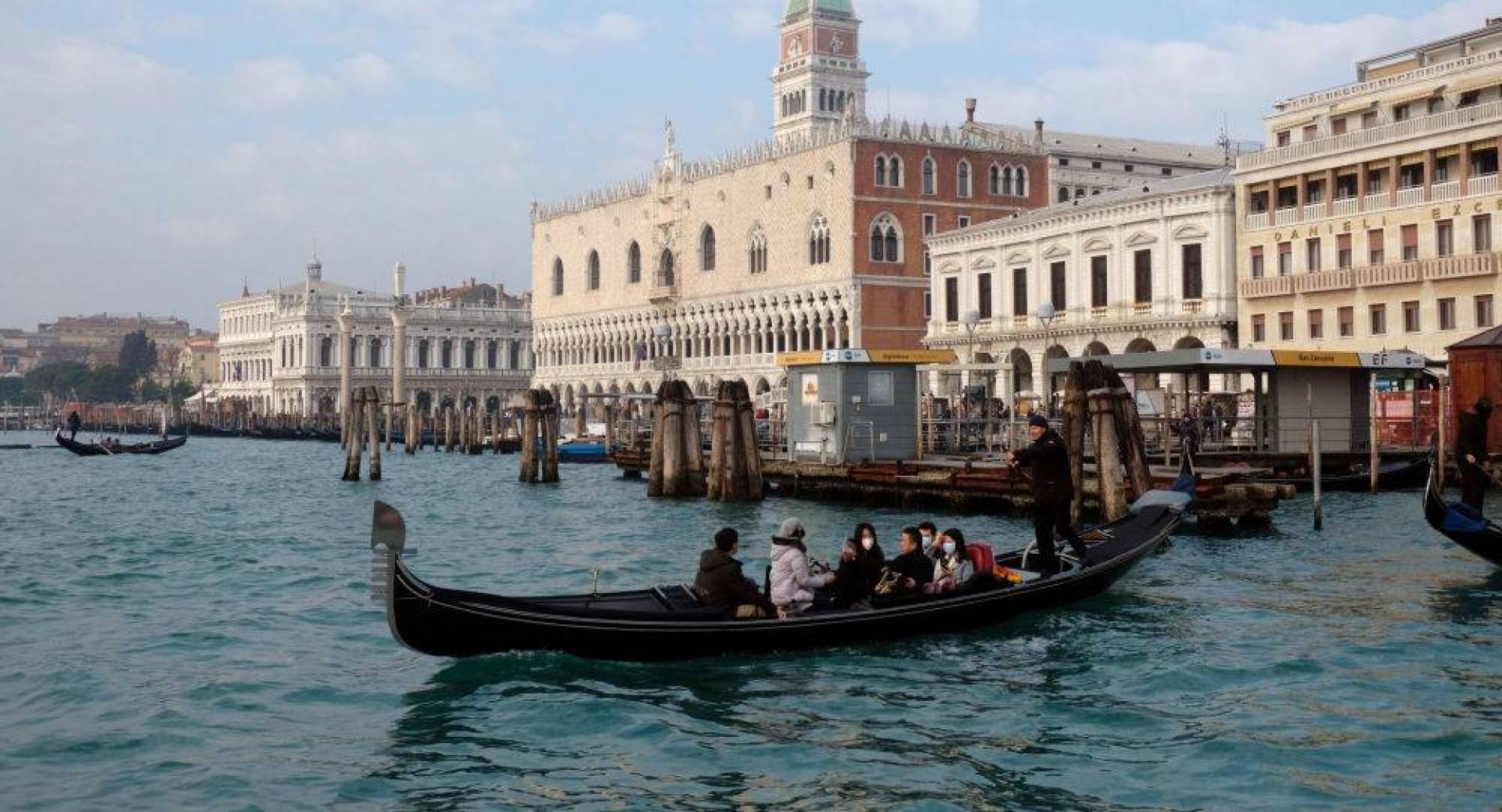 إيطاليا تقرر إلغاء مهرجان «البندقية» بسبب مخاوف «كورونا»  