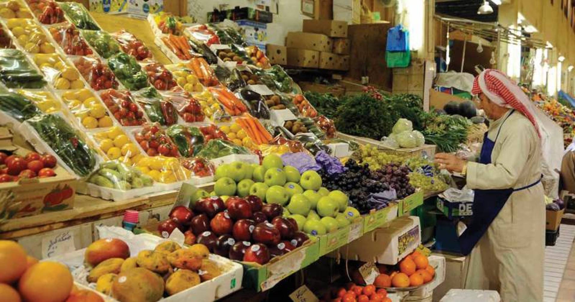 «التجارة» تتجه لزيادة المخزون الغذائي في البلاد 