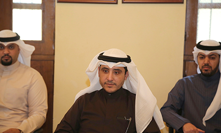 وزير الخارجية يبحث مع "لجنة الطوارئ" بالوزارة أوضاع الكويتيين بالخارج