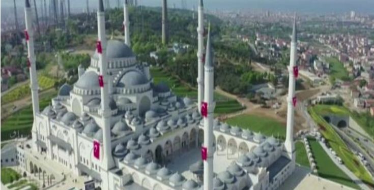تركيا تسمح بأداء صلاة الجمعة والظهر والعصر في المساجد