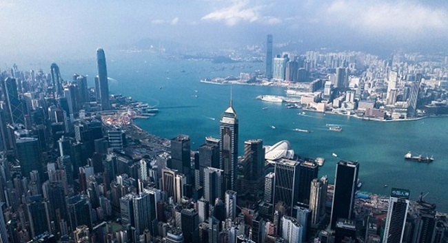 زعماء هونغ كونغ‭ ‬ينتقدون خطط ترامب إنهاء المعاملة الخاصة للمدينة