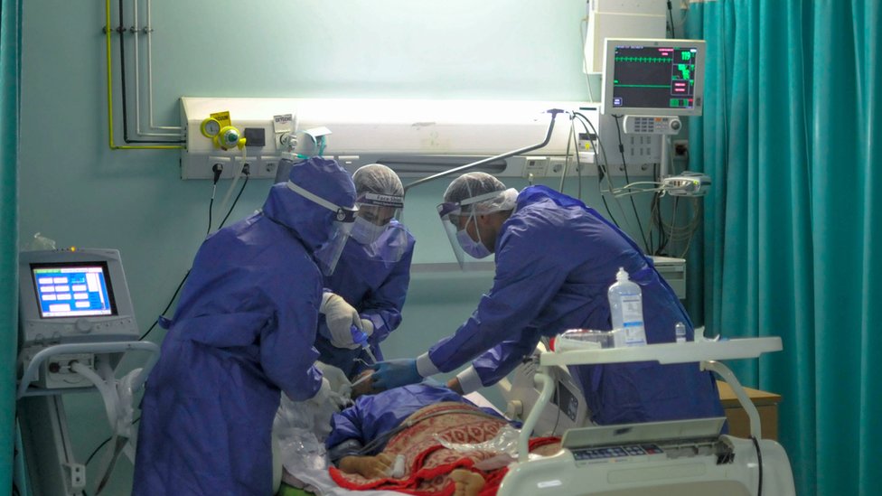 فيروس كورونا: جدل بشأن استقبال المستشفيات مرضى الوباء في مصر