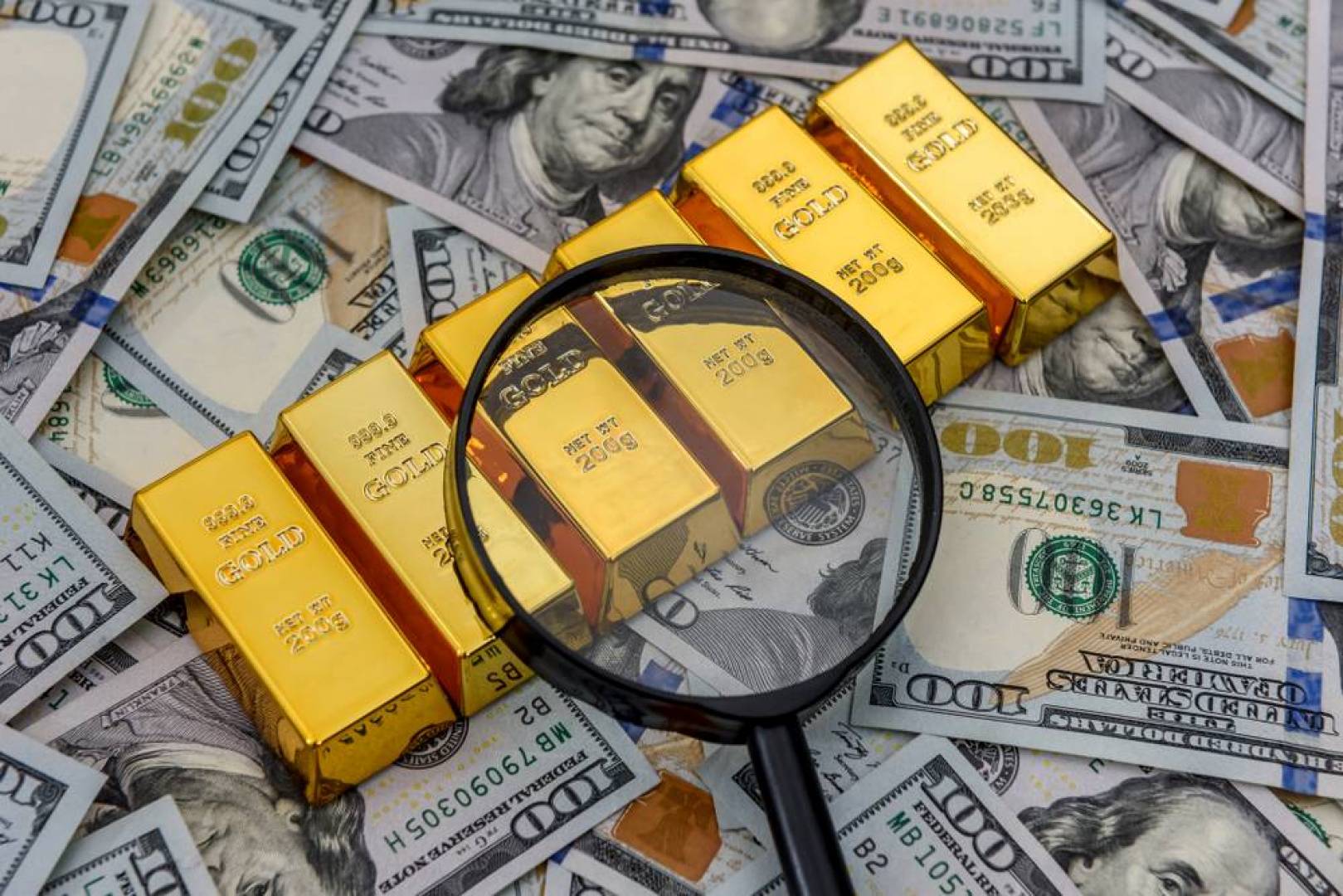 تراجع طفيف في أسعار الذهب مع آمال التعافي الاقتصادي عالمياً   