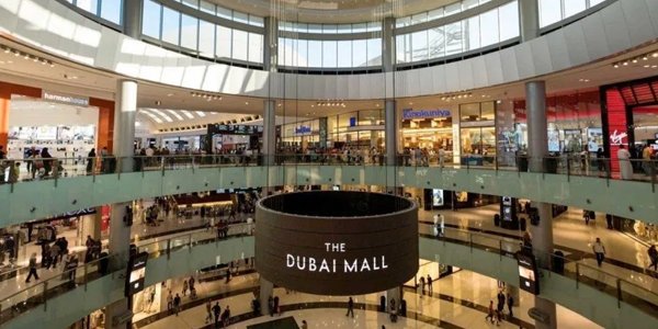 دبي تعلن إعادة فتح مراكز التسوق ومحال العمل الخاصة بشكل كامل غدا